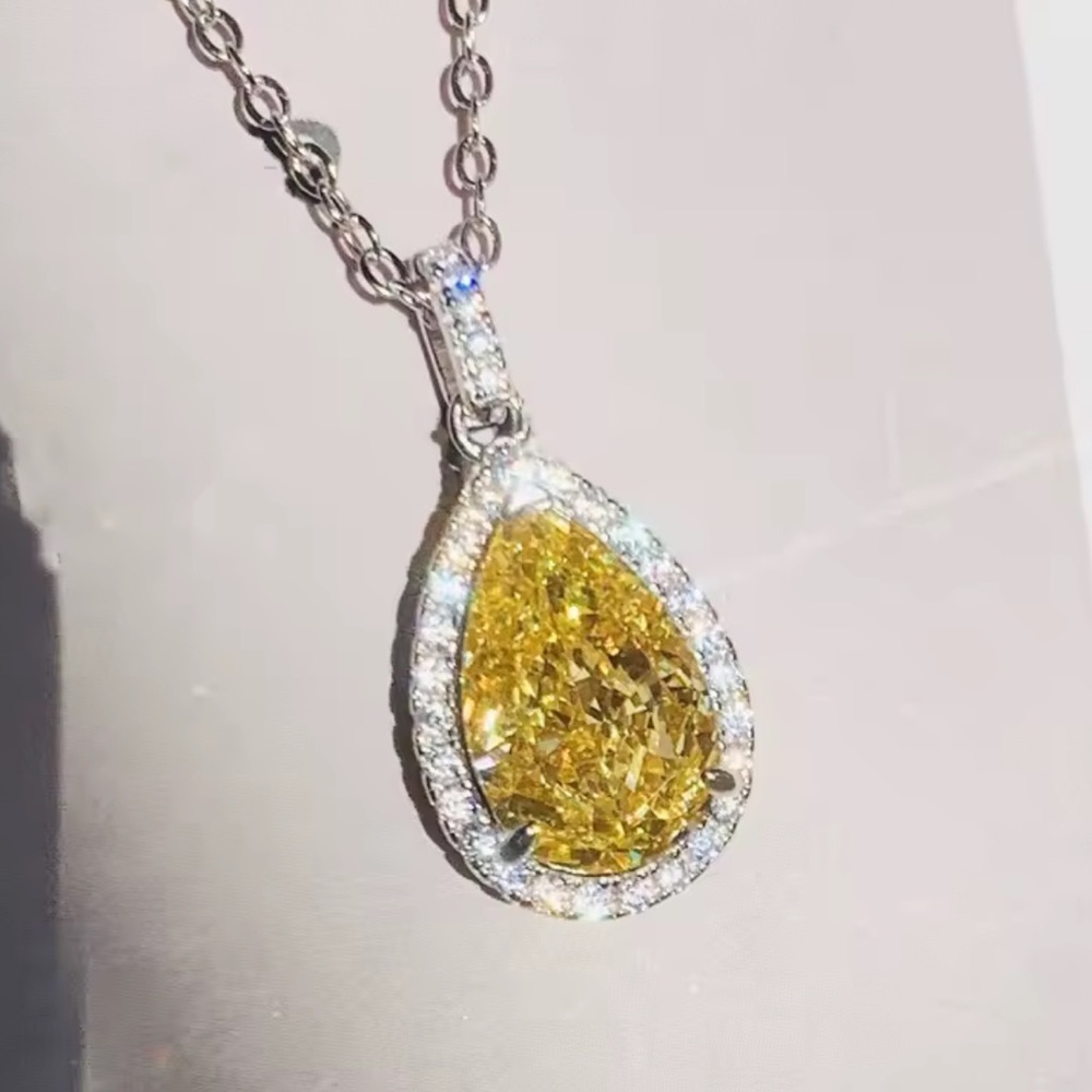 Luxury Halo Necklace – Sparkling Yellow Teardrop Gemstone